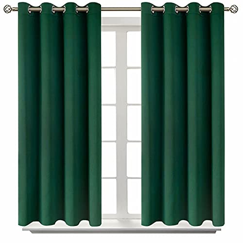 BGment Verdunkelungsvorhänge – Thermoisoliert Raumverdunkelung Schlafzimmer und Wohnzimmer Vorhang, Set von 2 Paneelen (132 x 137 cm, Smaragdgrün) von BGment