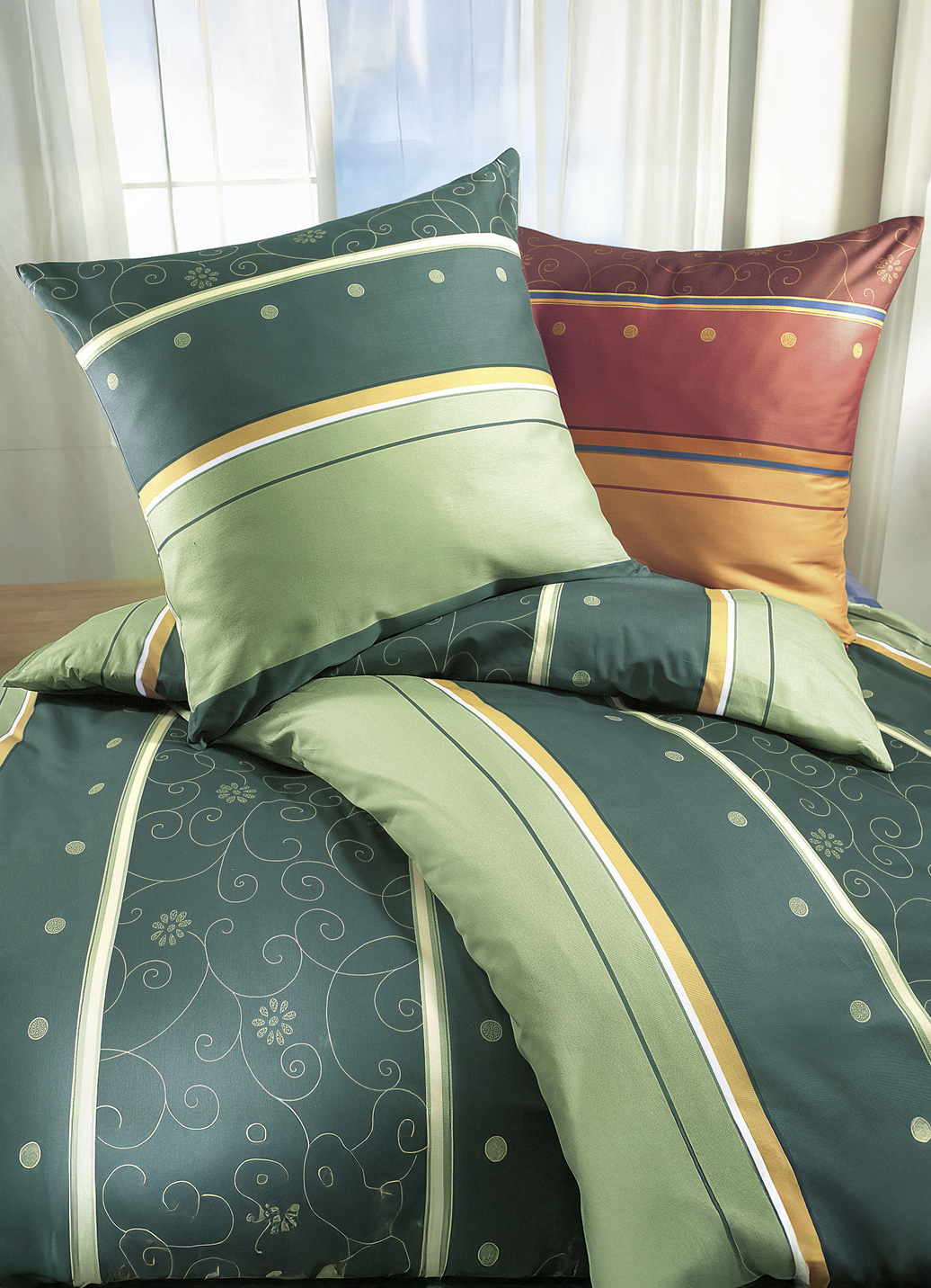 Bügelleichte Bettwäsche-Garnitur von Biberna, Größe 014 (80/80 cm + 155/200 cm), Qualität Linon, Grün von BIBERNA