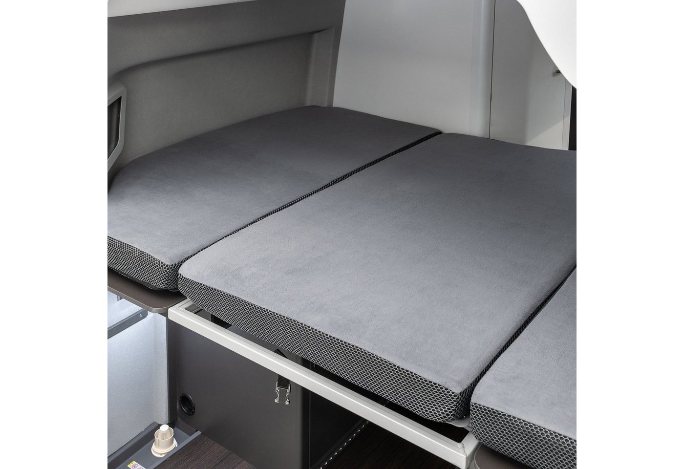 BLACK FOREST FOX Spannbettlaken VW Grand California 600 Heckbett 3 tlg. Schonbezug Cosy Full Cover, Polyester, YKK-Reißverschluss,3D Air Mesh BLACK FOREST FOX Spannbettlaken VW Grand California 600 Heckbett 3 tlg. Schonbezug Cosy Full Cover, Polyester, YKK-Reißverschluss,3D Air Mesh von BLACK FOREST FOX