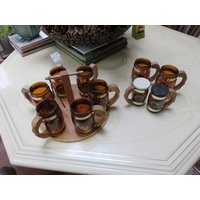 Vintage Siesta Ware Western Glas Tassen Und Salz Pfeffer Streuer Set Mit Triangle Cowboy Tablett von BLINKIEWELLSVINTAGE