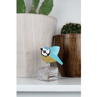 Blaumeise - Vogelfigur Aus Holz Freistehend Regal Ornament Homeware Vogelbeobachter Geschenk Für Sie Natur Inspiriert Gartenvögel von BLUETOUCANUK