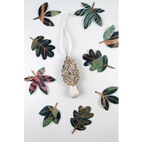 Handbemalter Pilz Weihnachtsschmuck Waldkugel von BLUETOUCANUK