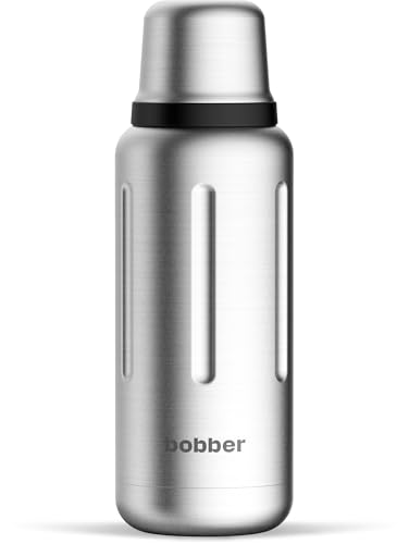 Bobber Vakuumisolierte Edelstahl-Wasserflasche mit Becherdeckel, spülmaschinenfest, hält Getränke 48 Stunden heiß und 72 Stunden kalt, doppelwandige Thermoflasche (matt) von BOBBER