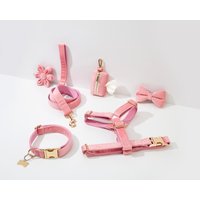 Pfirsich-Rosa-Samt-Hundegeschirr, Schritt-In-Geschirr Personalisiertes Gold-Hardware-Geschirr Für Mädchen-Welpen, Hundehalsband-Geschirr Und von BOBOPUP