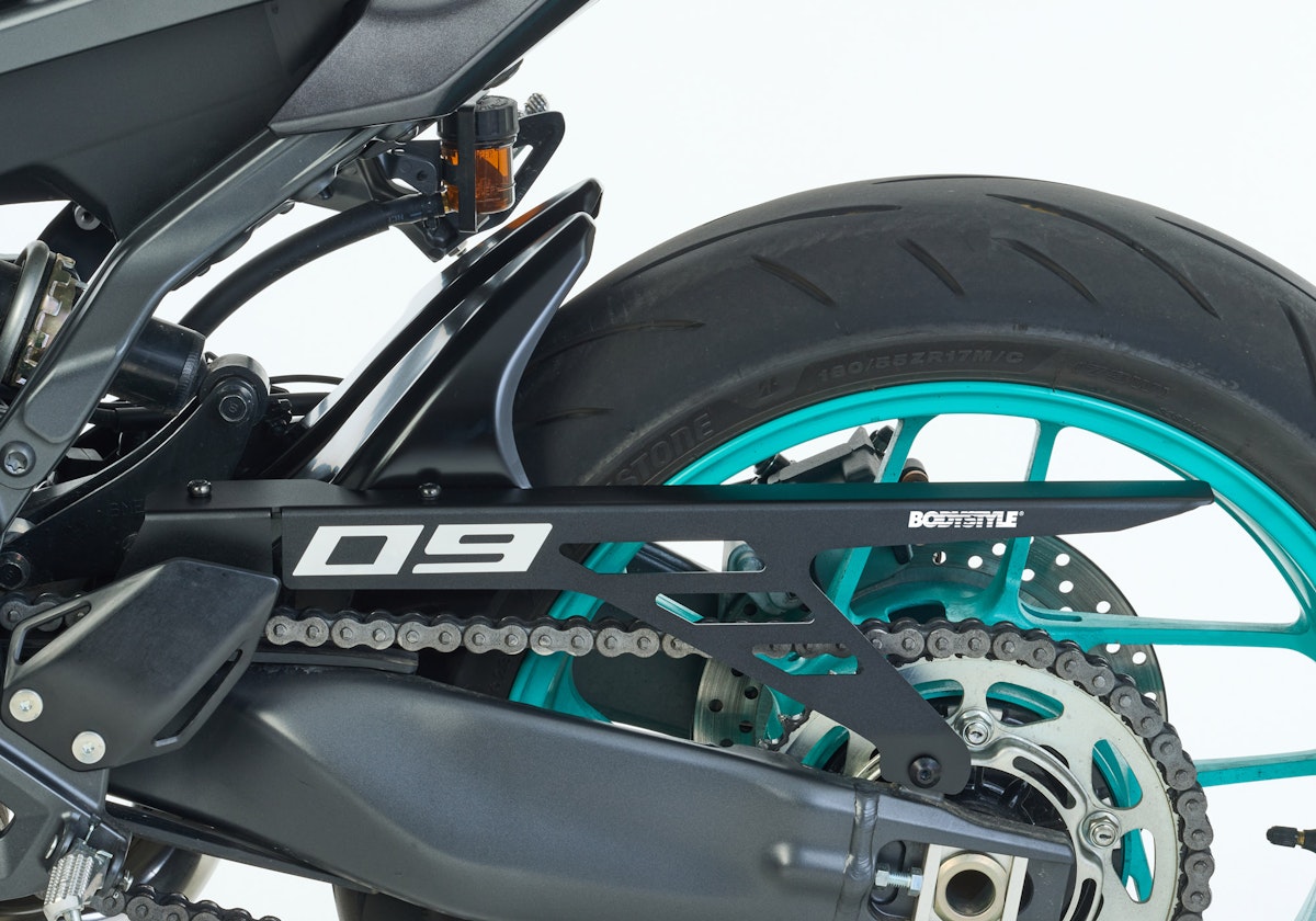 BODYSTYLE Hinterradabdeckung mit Alu-Kettenschutz Sportsline Für YAMAHA MT-09 / SP RN69/RN82/RN83 BODYSTYLE Hinterradabdeckung mit Alu-Kettenschutz Sportsline Für YAMAHA MT-09 / SP RN69/RN82/RN83 von BODYSTYLE