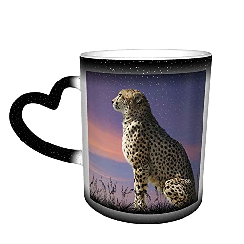 Tasse Gepard blickt über Savannah mit Sonnenuntergangshimmel. Kaffeetasse, personalisierbar, schwarzer Farbwechsel-Reisebecher, hitzeempfindliche Keramiktasse Tasse Gepard blickt über Savannah mit Sonnenuntergangshimmel. Kaffeetasse, personalisierbar, schwarzer Farbwechsel-Reisebecher, hitzeempfindliche Keramiktasse von BOHHO