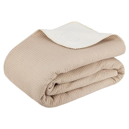 BOHORIA® Kuscheldecke Soft Waffle 130x170cm | Winterdecke flauschig für Sofa, Sessel & Bett | Baum-Wolldecke Sofadecke Wohndecke (Sepia, 110 x 170 cm) von BOHORIA