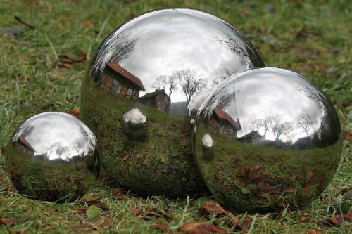 BOLTZE Kugel aus poliertem Edelstahl für den Garten oder Teich, Durchmesser 18 cm, Silber, Modern, Bodenmontage, Poliert, Garten-Deko-Kugel, Sculpture BOLTZE Kugel aus poliertem Edelstahl für den Garten oder Teich, Durchmesser 18 cm, Silber, Modern, Bodenmontage, Poliert, Garten-Deko-Kugel, Sculpture von BOLTZE