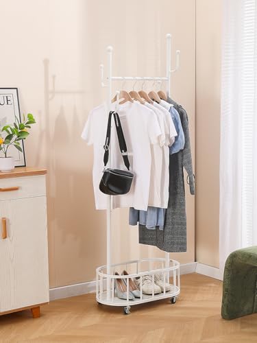 BOOSDEN Kleiderständer aus Metall mit Rollen, Rollgarderobe zum Aufhängen von Kleidung, stehender Kleiderständer mit Aufbewahrungsregal und 4 Haken, Kleiderbügelständer für Schlafzimmer, Schrank von BOOSDEN