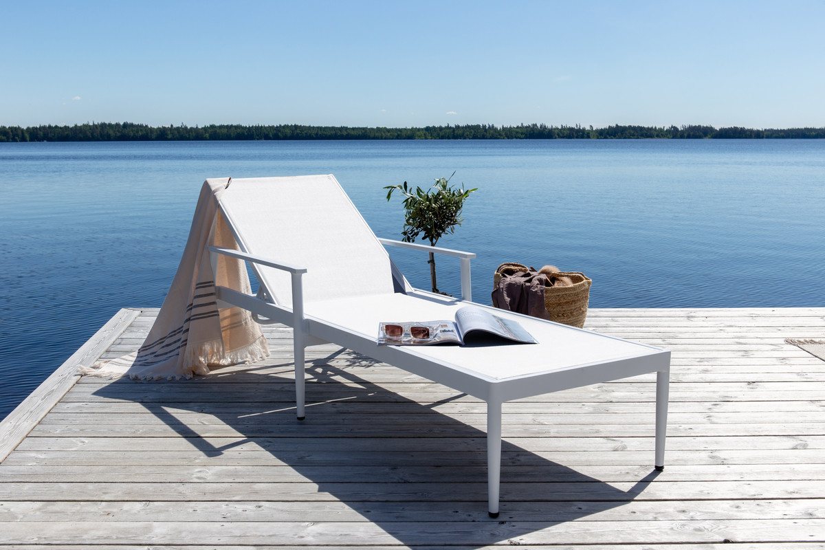 BOURGH Gartenliege BREAK Sonnenliege - Liege in modernem Design aus Aluminium in weiß von BOURGH