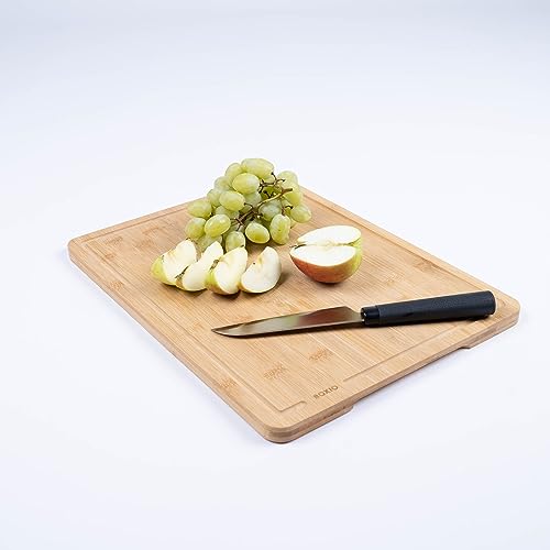 BOXIO - Cutting Board: Premium Schneidebrett aus Bambus, 40 x 30 cm groß passt perfekt als Holzdeckel für Wash & Toilet - Großes Küchenbrett aus Holz, Holzbrett Küche von BOXIO