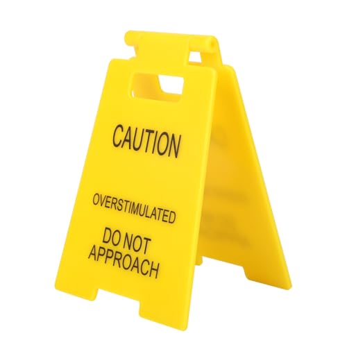 BOXOB Lustiges Büro-Streich-Schreibtischschild, Caution Overstimulated Do Not Approach Schreibtisch-Warnschild Humorvolles Gag-Geschenk Mini Schreibtischdeko für Kollegen Mitarbeiter Chef Kabine BOXOB Lustiges Büro-Streich-Schreibtischschild, Caution Overstimulated Do Not Approach Schreibtisch-Warnschild Humorvolles Gag-Geschenk Mini Schreibtischdeko für Kollegen Mitarbeiter Chef Kabine von BOXOB