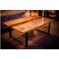 Wohnzimmer-Flusstisch Aus Esche Und Epoxidharz. Anpassbare Beine Rohem Stahl von BOdesignCreation
