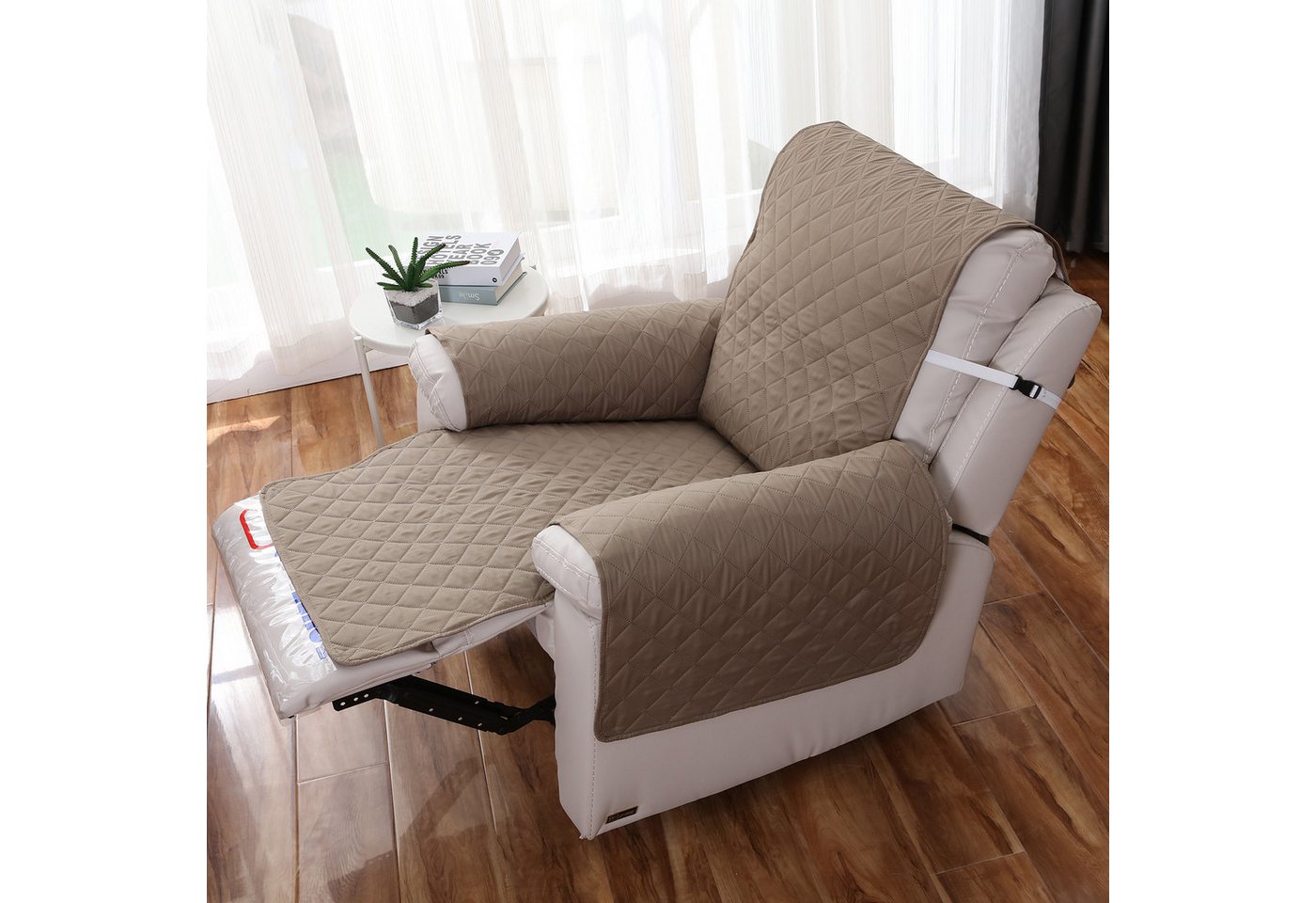 BTTO Sesselschoner Sesselbezug Möbelschutz mit elastischem Band, Gesteppter Sofaschoner, 55 x 200 cm BTTO Sesselschoner Sesselbezug Möbelschutz mit elastischem Band, Gesteppter Sofaschoner, 55 x 200 cm von BTTO