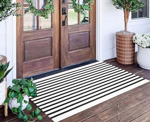Schwarz-weiß gestreifter Outdoor-Teppich, 61 x 130 cm, handgewebt, maschinenwaschbar, für Innen- und Außenbereich, geschichtete Fußmatten für Eingangsbereich/Schlafzimmer/Außenbereich von BUAGETUP