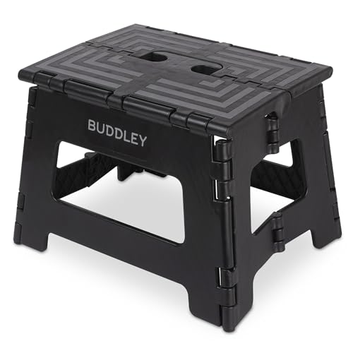 BUDDLEY Tritthocker klappbar – 23 cm hoher Tritt mit Anti-Rutsch-Design - Tragfähigkeit bis 99 kg - ideal für Küche, Bad, Garage & Camping (Schwarz/M) von BUDDLEY