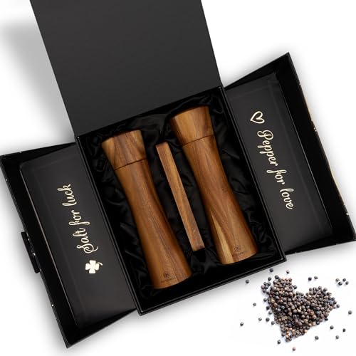 BUTLERBELL® Salz und Pfeffermühle Holz inkl. Untersetzer in Luxus Geschenkbox ideal als Hochzeitsgeschenk | Geschenke zur Hochzeit | Hochzeitsgeschenke für Brautpaar (English) von BUTLERBELL