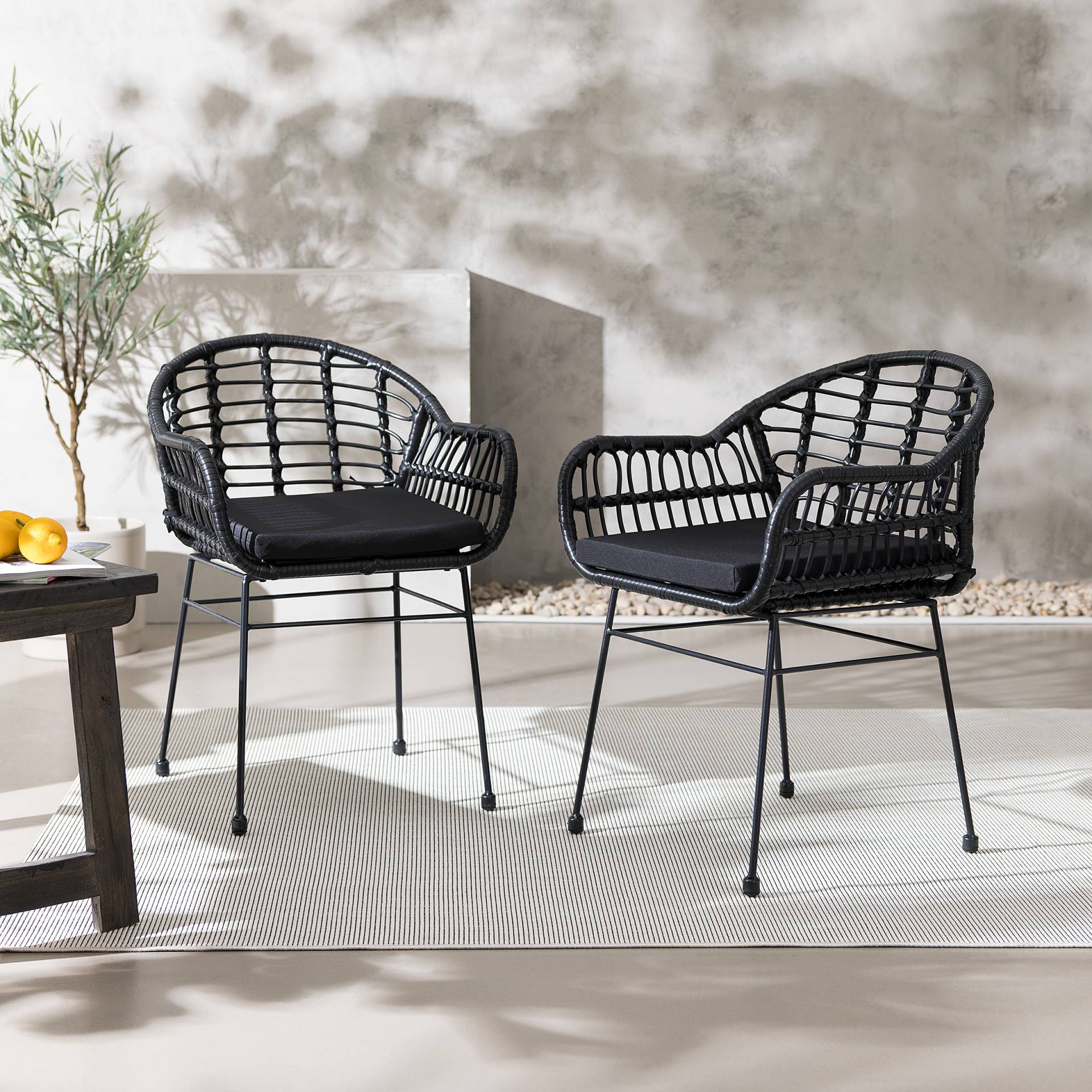 home24 Gartenstuhl KALO 2er-Set Webstoff Schwarz/Schwarz 53 x 76 x 54cm home24 Gartenstuhl KALO 2er-Set Webstoff Schwarz/Schwarz 53 x 76 x 54cm von home24