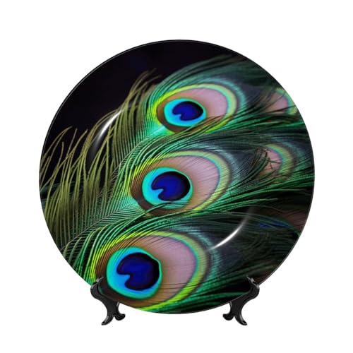 BWLHJKE Grüne Pfauenfedern, dekorativer Teller aus Knochenporzellan mit Bild, personalisierbar, Porzellanteller mit Präsentationsständer, dekorative Keramikplatte zum Aufhängen, Ornament, 20,3 cm von BWLHJKE