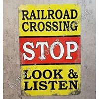 Blechschild Railroad Crossing Stop Look & Listen Rotes Signal Eisenbahn Zug Transport Station Stromschiene Streckenposten Wachmann 20x30cm von 923graphics