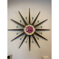 27-Zoll Handgefertigte Mid Century-Stil Starburst Sunburst Uhr Von Royale - Dark Teak Rays Mit 1950Er Jahre Mauve Zifferblatt von BYROYALEONETSY