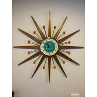 27-Zoll Handgefertigte Mid Century-Stil Starburst Uhr Von Royale - Welby-Stil in Chrom Mit Mittleren Teakholzstrahlen & Einem Türkisen 1950Er Jahre von BYROYALEONETSY