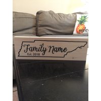 Tennessee "Personized With Your Family Name & Date" Holzschild - Custom- Pine Individuelle Farbmeinungen von BYounkinDesign