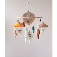 Makramee Lama Mobile, Baby Mobile Mädchen Und Junge, Krippe Filz Hängend, Boho Shower Geschenk von BaLenadecor