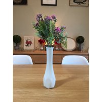Vintage Eo Brody Co. - Weiße Milchglas Vase M147 Geometrisch Geschnitten Unten Ausgebogt Oben Mid Century Cottage von BabbettesYesterday