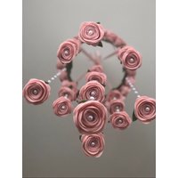 Feinster 100% Wolle Filz Blume Mobile Blush Rosa | Rosen Und Perlen Baby Mädchen Kinderzimmer Dekor Garten Hübsche Hängedeko Feinster 100% Wolle Filz Blume Mobile Blush Rosa | Rosen Und Perlen Baby Mädchen Kinderzimmer Dekor Garten Hübsche Hängedeko von BabeshowsMobiles