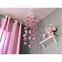 Frost Rosa/Wahlfarben Filzblume Mobile | Rosa Baby Mädchen Kinderzimmer Garten, Hängend Perlen & Kristalle Individuell Frost Rosa/Wahlfarben Filzblume Mobile | Rosa Baby Mädchen Kinderzimmer Garten, Hängend Perlen & Kristalle Individuell von BabeshowsMobiles