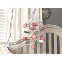 Krippengröße Blush Rosa/Grau Kristalle Perlen Filzblume Handy | Rosen Mobile Baby Mädchen Mobile Hängendes Dekor Geschenk Zur Geburt Krippengröße Blush Rosa/Grau Kristalle Perlen Filzblume Handy | Rosen Mobile Baby Mädchen Mobile Hängendes Dekor Geschenk Zur Geburt von BabeshowsMobiles