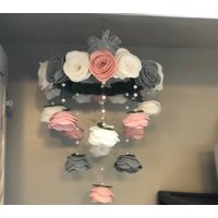 Wählen Sie Größe/Farben | Zwillinge Rosa/Graue Filzblume Als Mobile Rosen Mobile Schätzchen Mädchen |Kinderzimmer Mobile| Garten Wählen Sie Größe/Farben | Zwillinge Rosa/Graue Filzblume Als Mobile Rosen Mobile Schätzchen Mädchen |Kinderzimmer Mobile| Garten von BabeshowsMobiles
