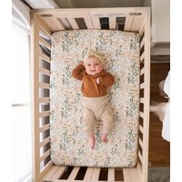 Blush Rosa Geblümtes Mini Bettlaken Boho Daisy Babybettwäsche Blush Rosa Geblümtes Mini Bettlaken Boho Daisy Babybettwäsche von Babiease