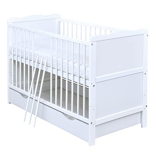 Baby Delux Babybett 60x120 cm weiß Kinderbett umbaubar zum Juniorbett Max mit Schublade und Matratze von Baby Delux
