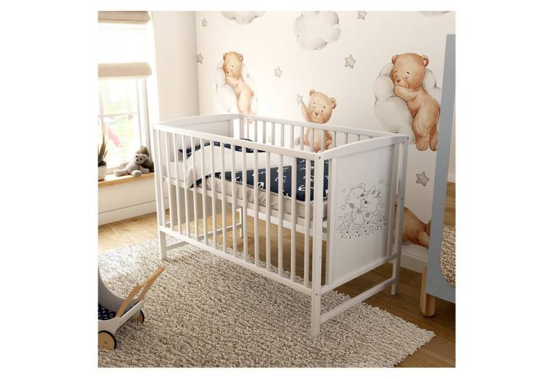 Baby-Delux Babybett Mia, Kinderbett 60x120 cm weiß höhenverstellbar, Kiefer mit Bärchen Motiv von Baby-Delux