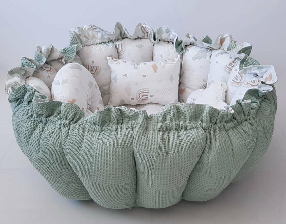 Baby Fancyroom Bettnestchen 2in1 Spielmatte Nestchen Babynestchen Babynest Kuschelnest, (4-tlg. Set mit 3 Motivkissen, dicke Spielmatte Krabbeldecke Spieldecke Kuschelnest), Handmade with Love von Baby Fancyroom