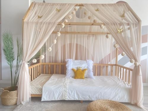 Baby Fancyroom Hausbett Himmel beige Betthimmel Deko Set Kinderzimmer Kinderbett Baldachin Pompongirlande aus Premium Tüll für Hausbetten (Hausbetthimmel beige ohne Schmetterlinge, 340cm) von Baby Fancyroom