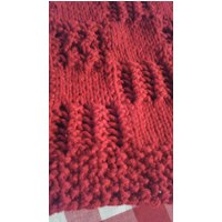 Rote Handgefertigte Handgestrickte Babydecke Oder Afghanisch in Weichen Acryl Kammgarn Gewicht Garn Quadrate Und Spitze von BabyAfghansByFran