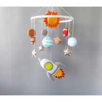 Weltraum Mobile Kinderzimmer, Baby Planeten Sonnensystem Mobile, Krippe Filz Rakete Sterne, Hängendes Kinderbett Space Nursery Dekor von BabyBellsMobile