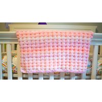 Shades Of Pink Baby Decke von BabyBlanketsByJen