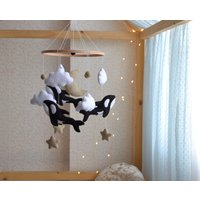 Großer Schwertwal Mobile, Wal Baby Mobile, Nautik Mobile Kinderzimmer Hängende Krippe Orcas, Sterne Wolken Baby-Duschegeschenk von BabyBunnymobiles