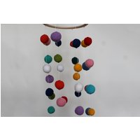 Gehäkelte Baby Mobile Regenbogen Gehäkelte Baby Mobile Regenbogen von BabyMobileAM