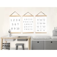 Lernposter Leinwand Kinder, Neutral Schwarz Alphabet Hängen Für Spielzimmer, 3Er Set Drucke Kinderzimmer, Holzrahmen Wanddekor Homeschool von BabyTriffle