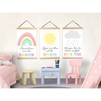 Regenbogen Wand Dekor Baby Mädchen Schlafzimmer, Pastell Leinwand Wandbehang Druck 3Er Set, Rainbow Dreams Come True Dekor Kinderzimmer von BabyTriffle