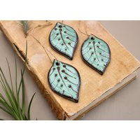 Blatt Ornament - Aqua Mist Handgemachtes Unikat Versandfertig von BackBayPottery