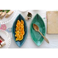 Lange Keramik Blatt Platte - Handgemachte Serviertablett Teardrop Geometric Dot Design Moderne Farmhaus Home Decor Made To Order von BackBayPottery