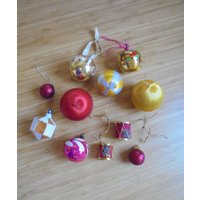 Christbaumschmuck Vintage Kugeln Sammlung X 11 Multi Lot 1960Er 1980Er Rot Gold Silber Trommeln Weihnachtsmann Old School Retro Vibe von BackseatRetro