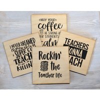 Lehrer Geschenk Untersetzer Set Schüler Unterricht Danke Holz Wertschätzung Von Klasse Jahr Ende Schule - 4Er von BadDaddysWood