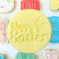 Frohe Ostern Mit Kaninchen-Ausstechform Und Prägung Set von BakeMyDesign